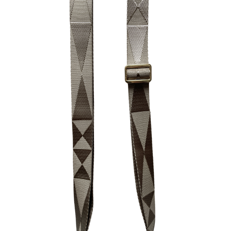 Taupe széles nyakbaakasztó - arany karabinerrel