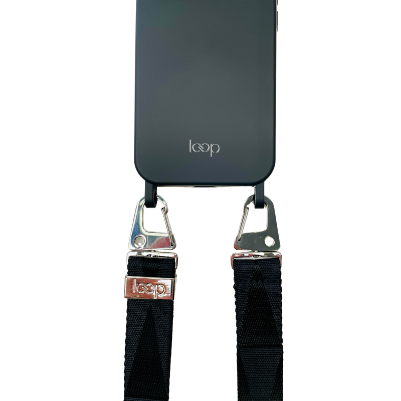 Éjfekete széles nyakbaakasztó - arany/ezüst karabinerrel