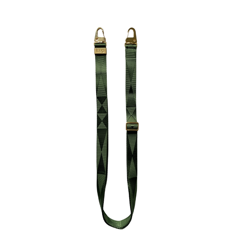 Fűzöld széles nyakbaakasztó - arany karabinerrel