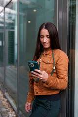 Sötétzöld telefontok - karabiner előkészítéssel