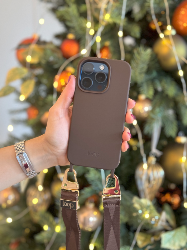 Csokibarna telefontok - karabiner előkészítéssel
